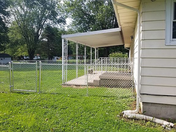 3rd image of 566 Forest Lake Dr