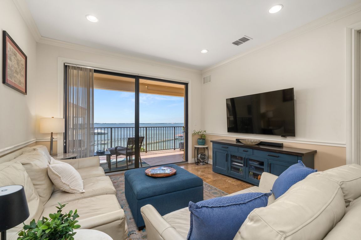 interior - living room 4