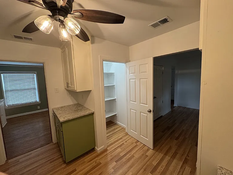 2318 Fenwick Dr — Photo 12