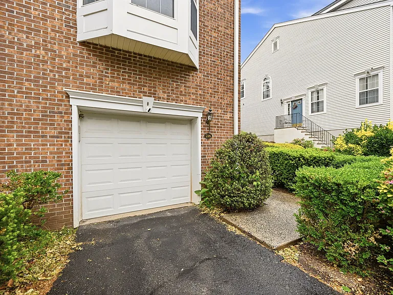 216 Barringer Dr — Photo 36
