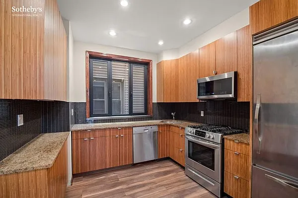 Rented by Sotheby's International Realty | media 39