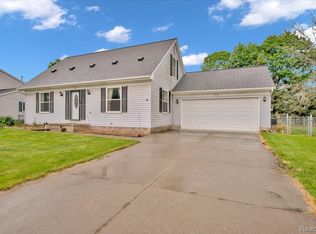 718 Metcalf Dr, Imlay City, MI