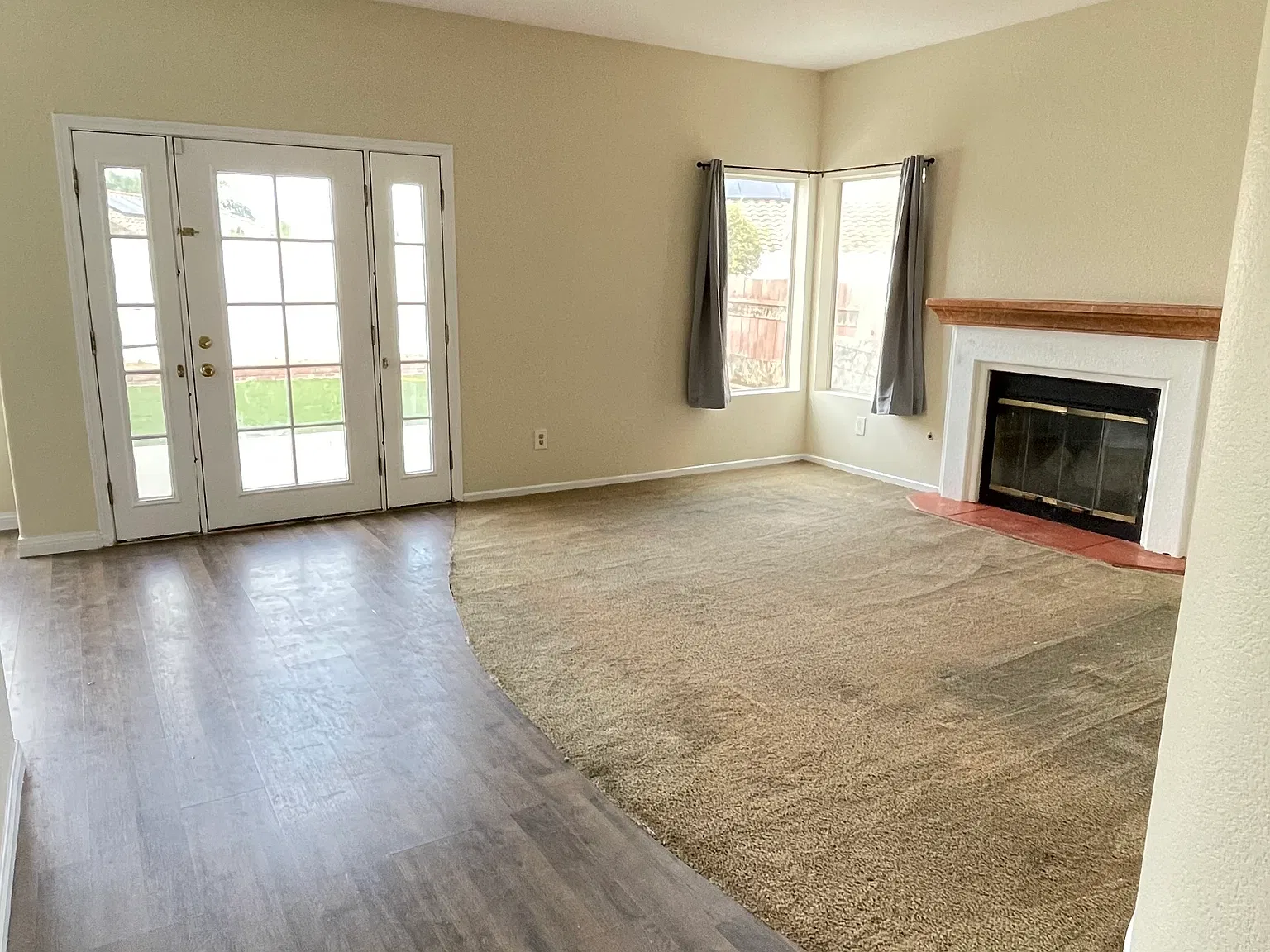 5 bed, 2344 sqft, $4,400 — Photo 4