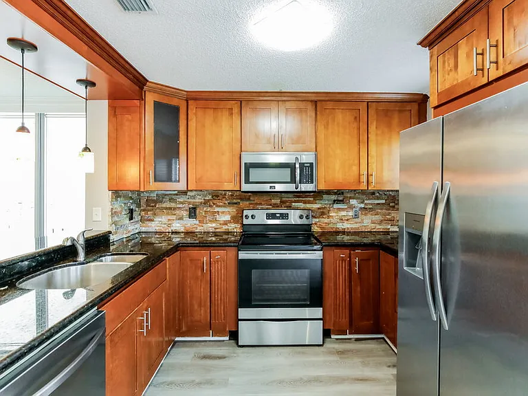 848 NW 98th Ave — Photo 7