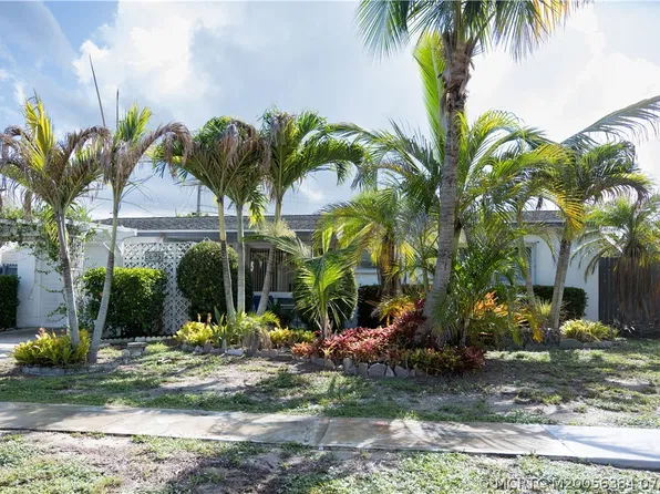 8695 SE Janice Dr, Hobe Sound, FL 33455