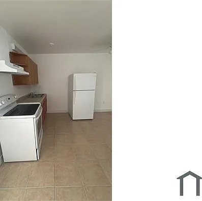 8450 NE Miami Ct #4 — Photo 8