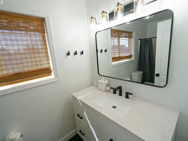 Main bathroom