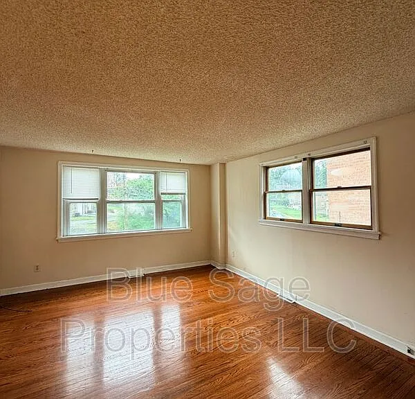 4419 Rosemont Ave #1 — Photo 5