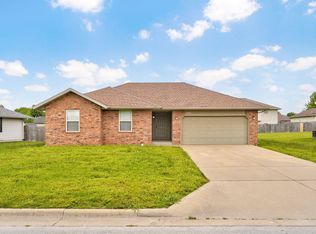 5551 W David St, Springfield, MO 65802