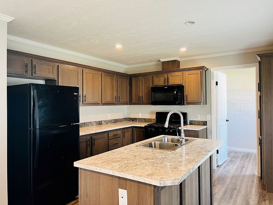 2nd image of 4020 County Farm Rd #171