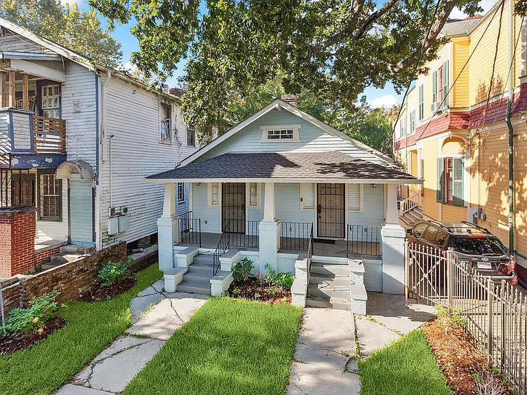 1944 Jackson Ave — Photo 21