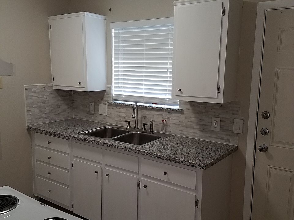 107 Owen Circle rear Kitchen wall with Window