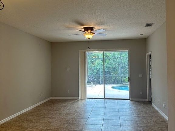 3rd image of 1802 Palmerston Cir