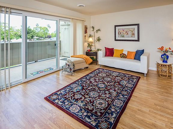 3rd image of 7140 Rainbow Dr APT 5
