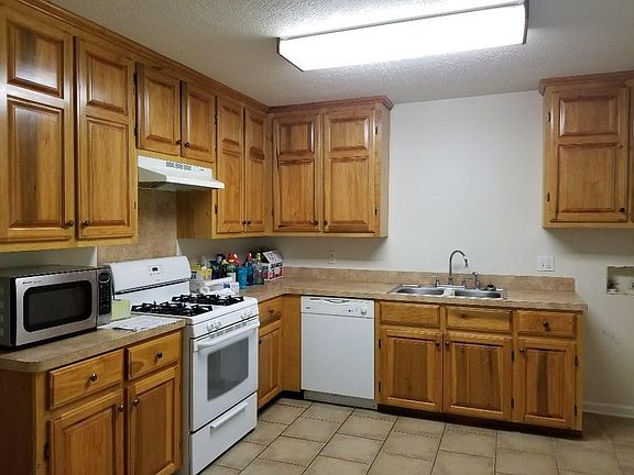 4th image of 723 Roberta Dr