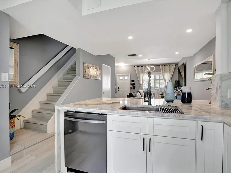 7921 Sanibel Dr #7921 — Photo 25