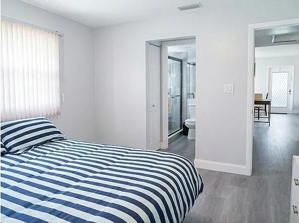 25 Upminster #25-B — Photo 11