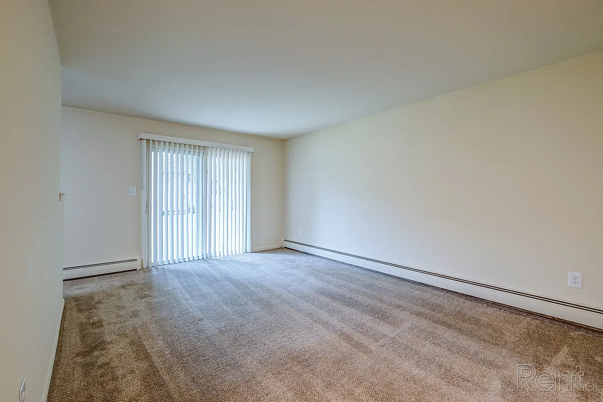 Building Photo - Princeton Court CLO