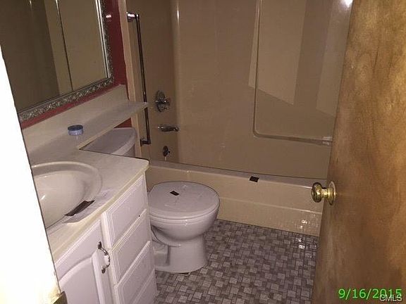 5th image of 599 Glendale Ave