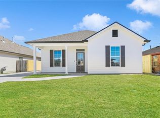 2801 Blomquist Dr, Meraux, LA 70075
