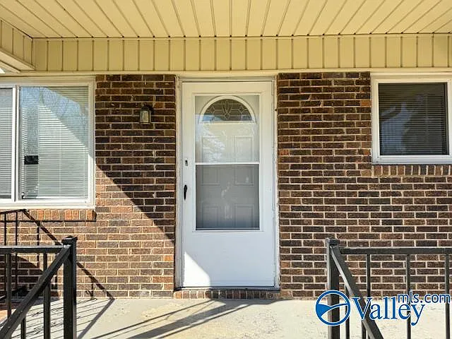3 bed, 1.5 bath, 1368 sqft, $1,295 — Photo 3