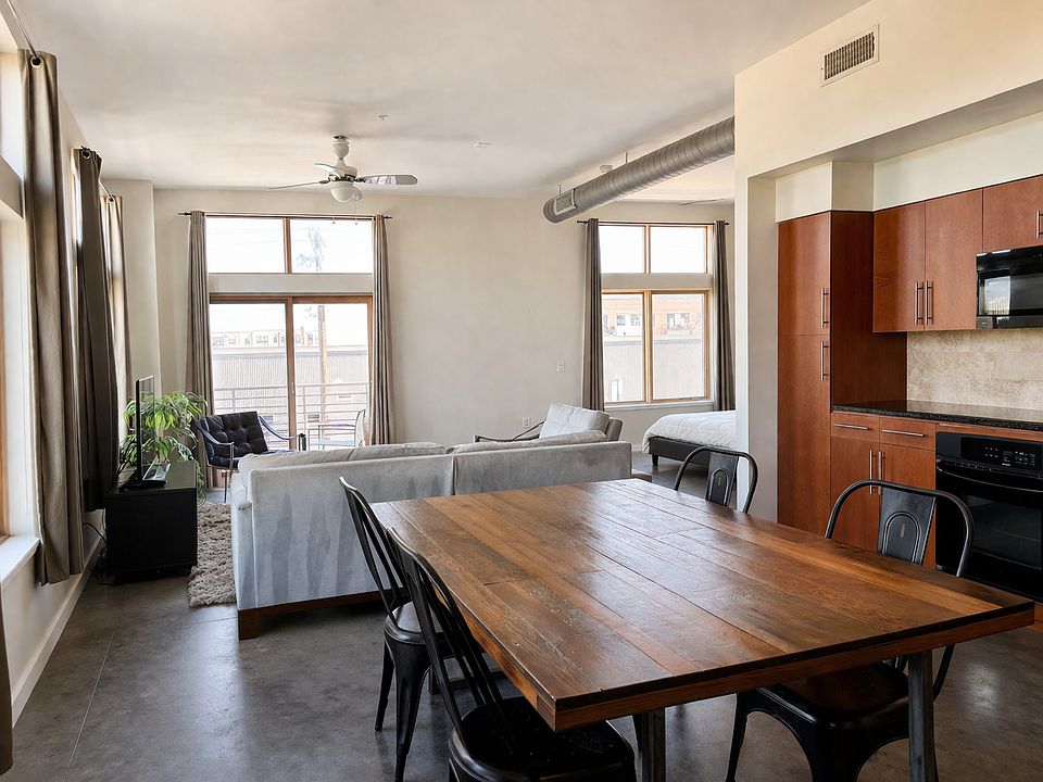 facing east, full shot with bed in view