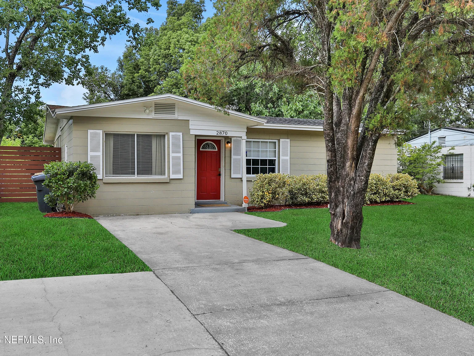 3 bed, 2.0 bath, 1119 sqft, $2,000 — Photo 2