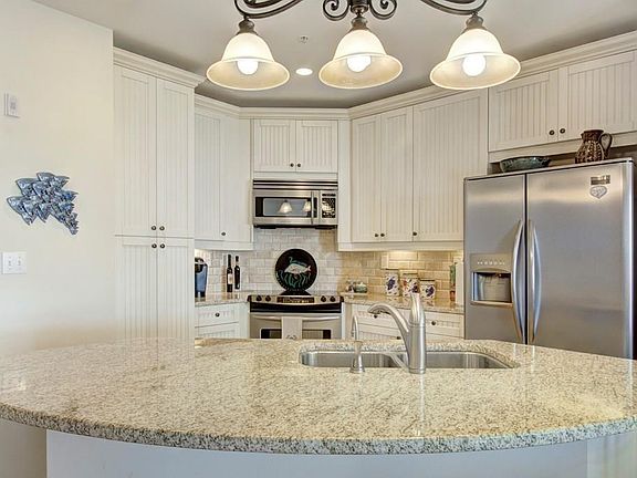 5th image of 10 Marina Dr APT 114