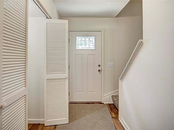 4th image of 1116 Cambridge Ct