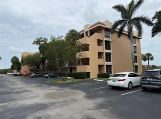 6215 Coral Lake Dr #203, Pompano Beach, FL 33063