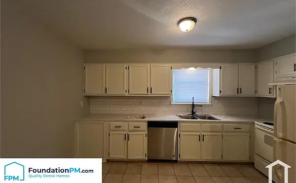 34 N Idlewild St #11 — Photo 3
