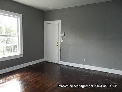 4th image of 207 W 9th St APT 3