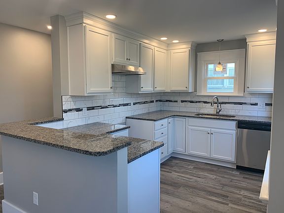 3rd image of 206 Warren Ave