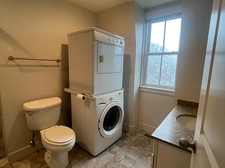 104-106 2nd St #U4 — Photo 10