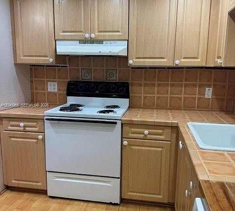 4th image of 14321 N Kendall Dr #403F