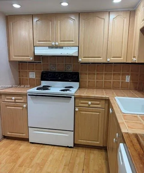 14321 N Kendall Dr #403F — Photo 4