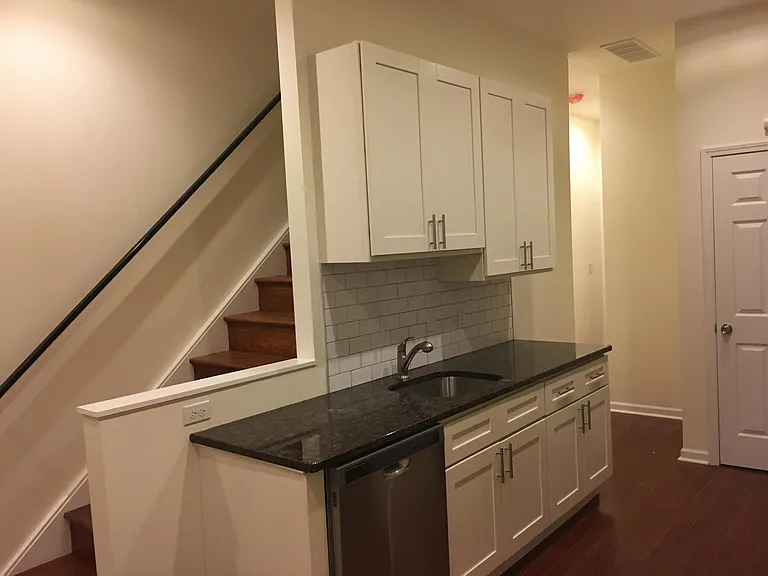 2408 E York St #2 — Photo 11