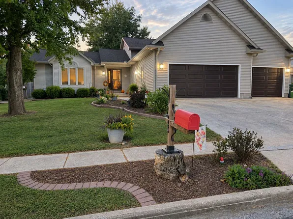 3750 Tulane Dr, Decatur, IL 62522