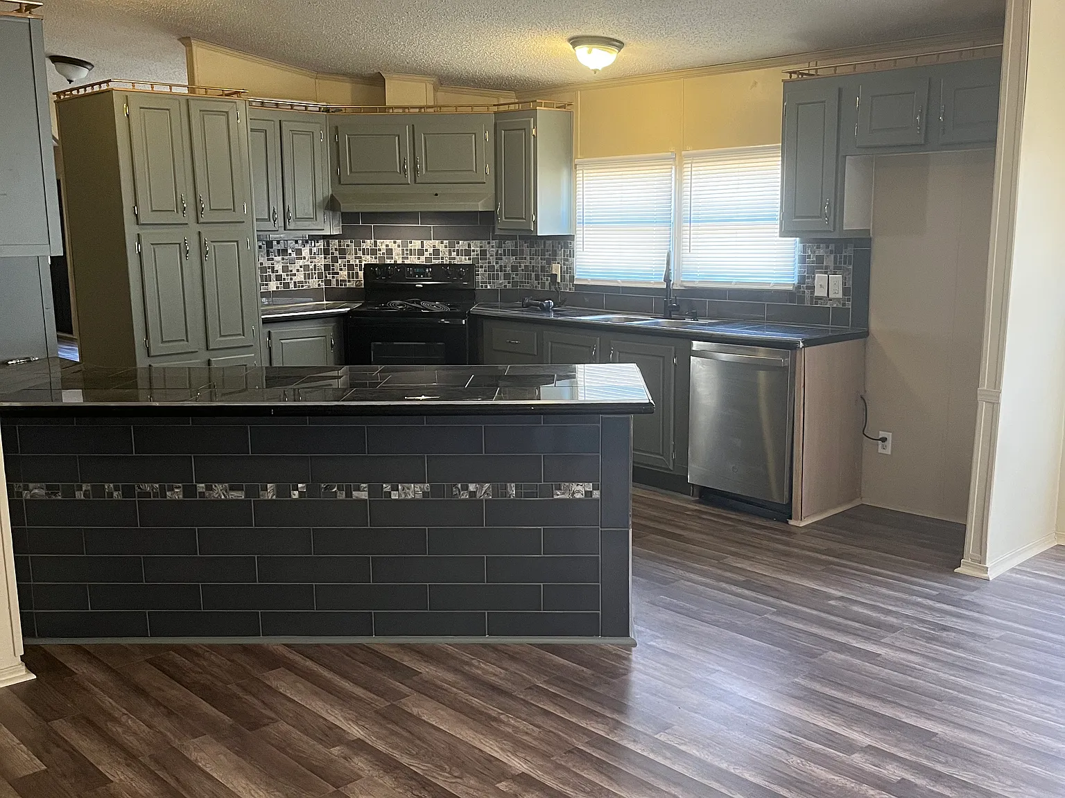 3 bed, 1792 sqft, $1,250 — Photo 4