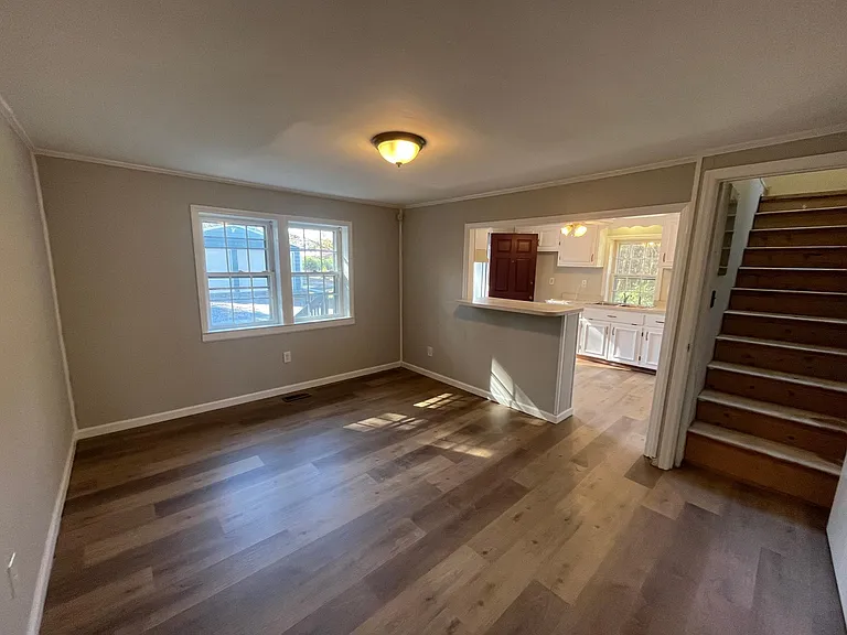 221 Howard Rd — Photo 11