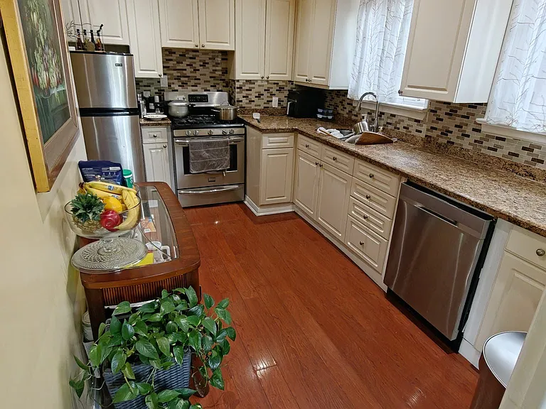 69 Cornerbrook Dr S — Photo 4