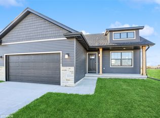 1420 Locust St, Waukee, IA 50263