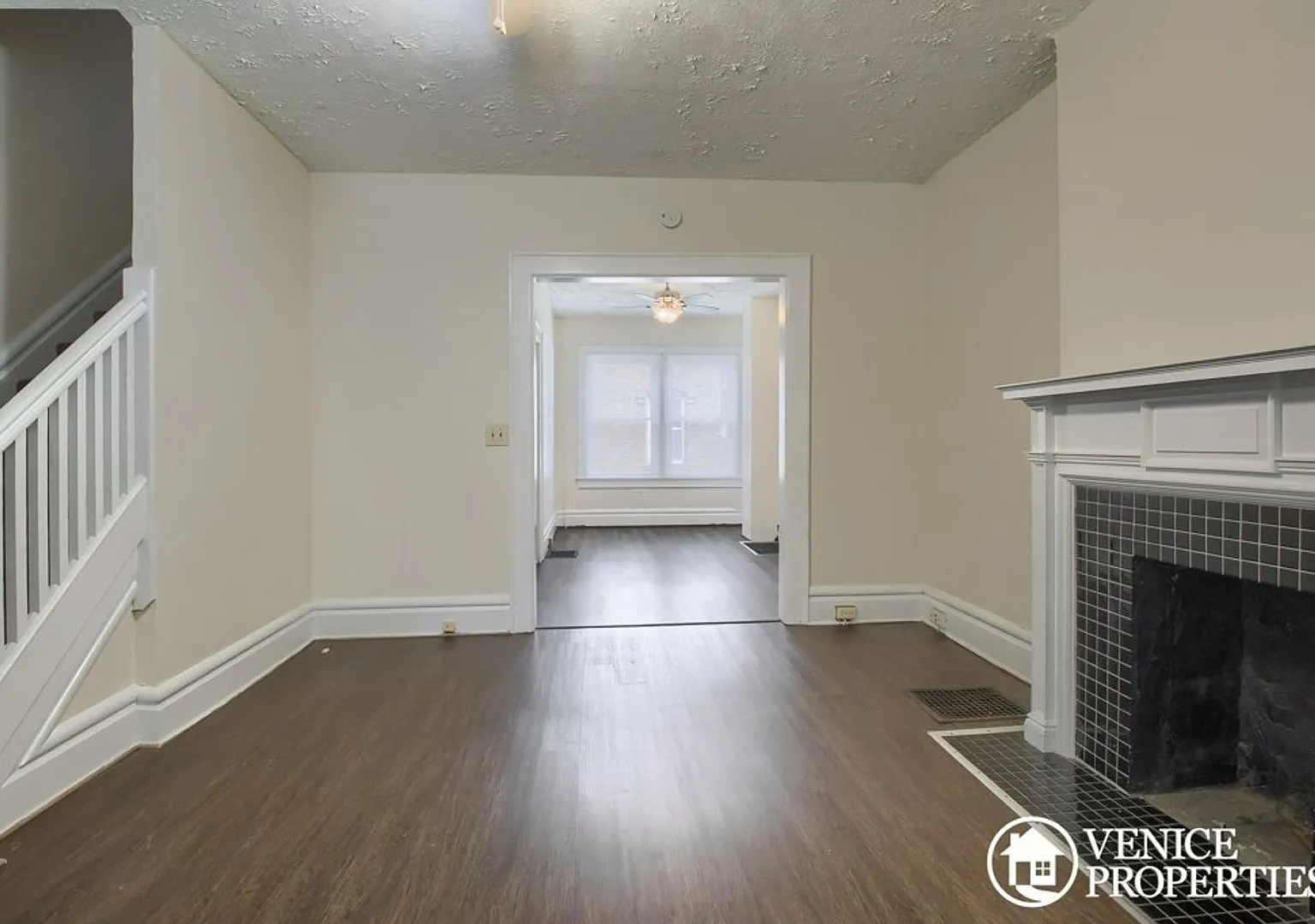 Charming 2BR on Lane and Indiana — Photo 4