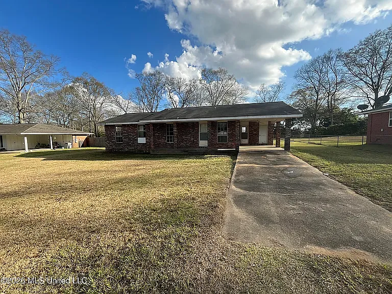 4 bed, 1287 sqft, $1,650 — Photo 3
