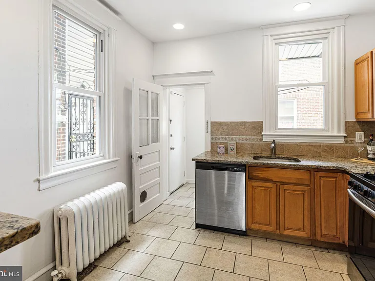 5361 Morse St — Photo 13