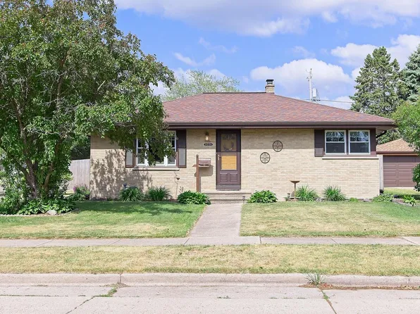 8056 15th AVENUE, Kenosha, WI 53143