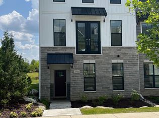 2702 S Spurway Dr, Ann Arbor, MI