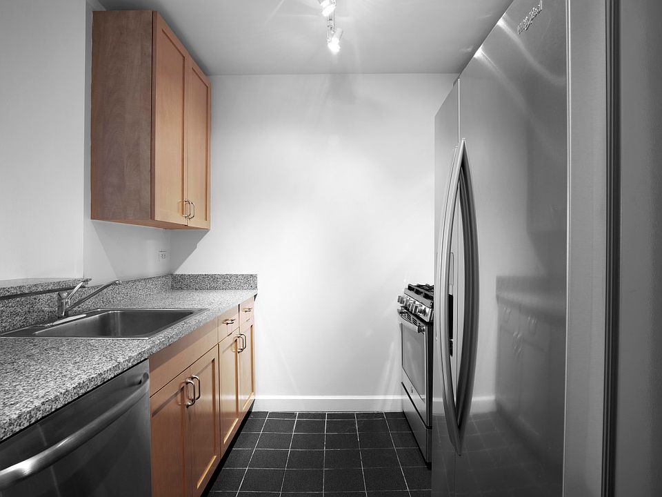 1st image of 420 W 42nd St APT 34H