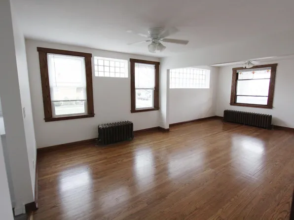 8039 White Ave APT 1, Lyons, IL 60534