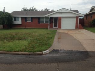 704 SW 2nd St, Moore, OK 73160